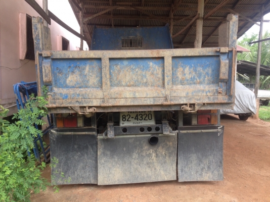 ขายรถบรรทุก 6 ล้อดัมพ์ ISUZU NPR 115 แรงม้า เฟืองท้ายใหญ่ ราคา 350000