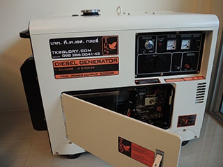 เครื่องกำเนิดไฟฟ้า เครื่องปั่นไฟ ขนาด 5 KW แบบมีตู้เก็บเสียง เครื่องกำเนิดไฟฟ้า เครื่องปั่นไฟ ขนาด 5 KW แบบมีตู้เก็บเสียง