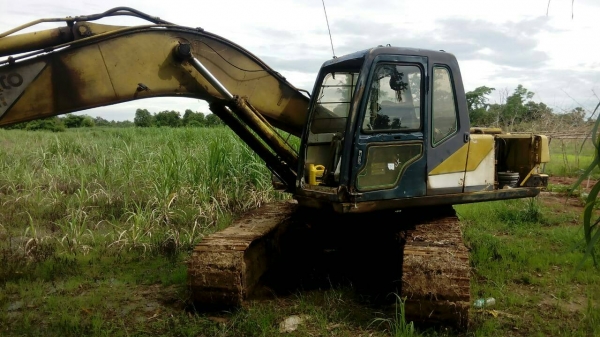 ขายด่วน KOBELCO SK200 IIIสภาพพร้อมใช้งาน เครื่องปั้มดี โซ่ช่วงล่างเต็ม เอวแน่น รถสภาพพร้อมใช้งาน เอกสารใบอินวอยซ์