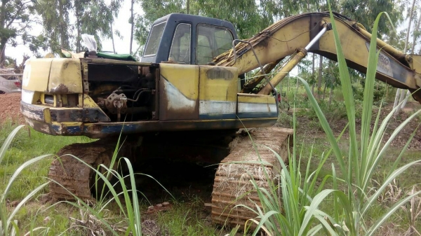 ขายด่วน KOBELCO SK200 IIIสภาพพร้อมใช้งาน เครื่องปั้มดี โซ่ช่วงล่างเต็ม เอวแน่น รถสภาพพร้อมใช้งาน เอกสารใบอินวอยซ์