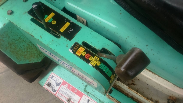 ขายรถตัดหญ้านั่งขับพร้อมใช้ เครื่องคูโบต้า 13 HP ราคา 68,000 บาท  0835662999 LineID : hs4trp