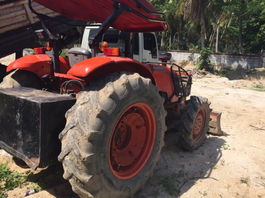 รถไถkubota7040..เล่มพร้อมรถสวยสภาพดี มีดันหน้าอย่างเดียว