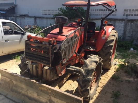 รถไถkubota7040..เล่มพร้อมรถสวยสภาพดี มีดันหน้าอย่างเดียว