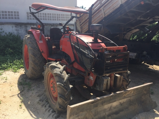 รถไถkubota7040..เล่มพร้อมรถสวยสภาพดี มีดันหน้าอย่างเดียว