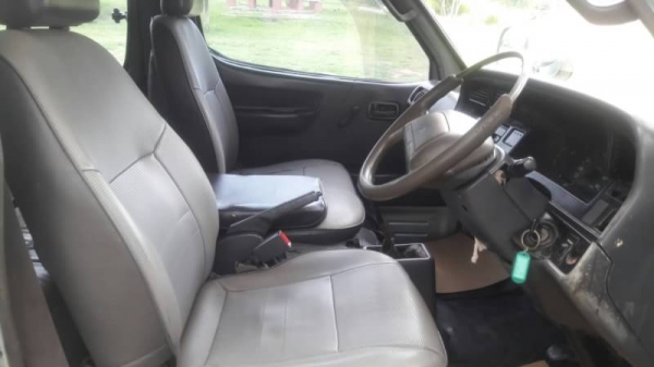 รถตู้หัวจรวด รถบ้านแท้