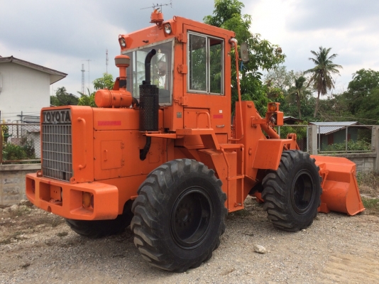 รถตัก 1คิว TOYOTA SDT30 เก่าญี่ปุ่น สภาพดี พร้อมใช้งาน โทร.086-303-9797 กู๋อ๋า