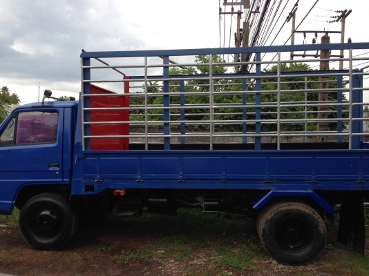 รถบรรทุก 6 ล้อดั๊มเกษตรอีซูซุ  NPR 115 แรง