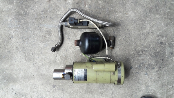 ปั้มน้ำมัน    2700