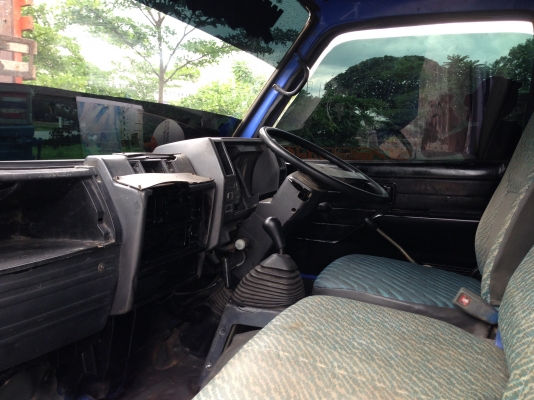 รถบรรทุก 6 ล้อดั๊ม 3 คิว  อีซูซุ  NKR 110 แรง สีน้ำเงิน