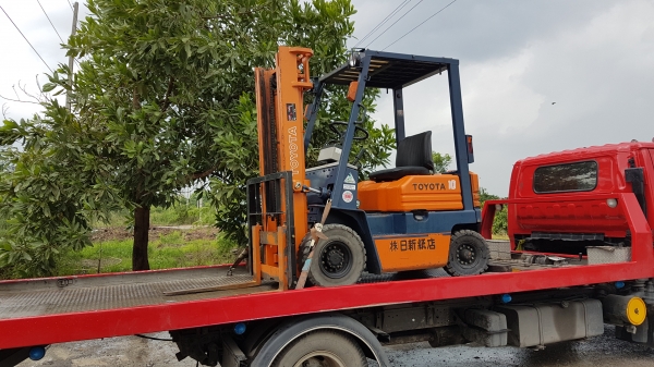 ขายด่วนรถยก TOYOTA 5FGยก1.0ตันเสาสูง3เมตรยางตันรถนอกเพิ่งเข้ามายังไม่เคยใช้งานในเมืองไทยเลย=รุ่นใหม่ขายถูกๆๆ ขายด่วนรถยก TOYOTA 5FGยก1.0ตันเสาสูง3เมตรยางตันรถนอกเพิ่งเข้ามายังไม่เคยใช้งานในเมืองไทยเลย=รุ่นใหม่ขายถูกๆๆ