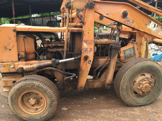 ขายรถตัก KOMATSU SD-40 ราคา 110,000 สนใจโทร 0895770265