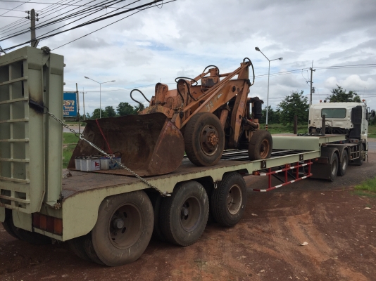 ขายรถตัก KOMATSU SD-40 ราคา 110,000 สนใจโทร 0895770265