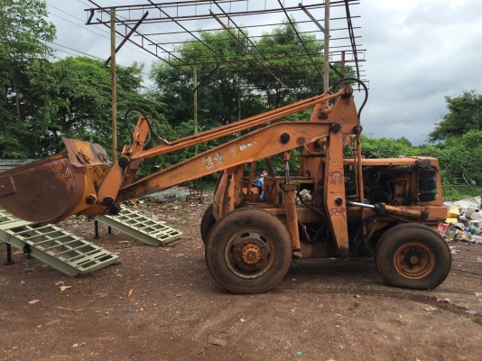 ขายรถตัก KOMATSU SD-40 ราคา 110,000 สนใจโทร 0895770265