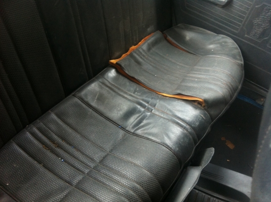 ขายSubaru A22 1.6 4ประตู กึ่งซากขับได้อยู่มีเล่มพร้อม