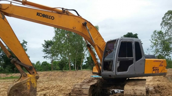 ขายรถขุด แบคโค SK200-3 มาร์คที ไฟฟ้าตัด ช่วงล่างดี เอวแน่น ทำงานเร็ว แอร์เย็น สภาพพร้อมใช้งาน ราคา615,000 สนใจโทร 090-8588220คุณนะ 093-3258446คุณบิว หรือเข้าดูสินค้าอื่นๆได้ที่ www.narong2truck.com หรือ www.truck.in.th/498 หรือเพจFacebook ณรงค์ ซื้อขายรถม