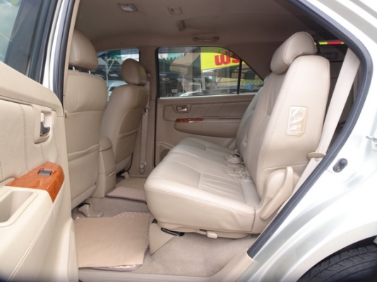 TOYOTA FORTUNER 3.0V 2WD AT ปี2010