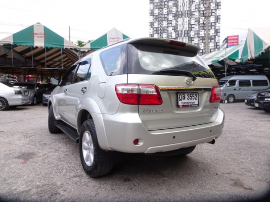 TOYOTA FORTUNER 3.0V 2WD AT ปี2010