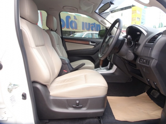ISUZU MU-X 3.0VGS NAVI AT ปี2015 ISUZU MU-X 3.0VGS NAVI AT ปี2015