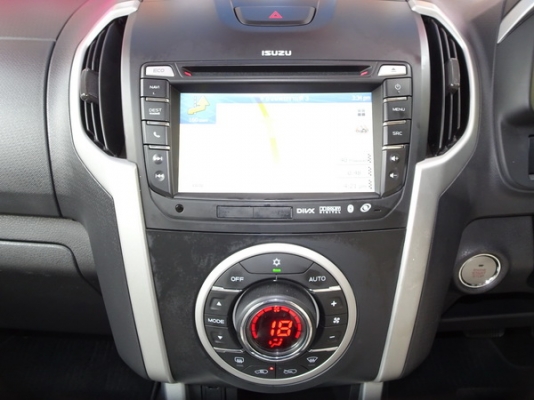 ISUZU MU-X 2.5VGS NAVI AT ปี2015 ISUZU MU-X 2.5VGS NAVI AT ปี2015