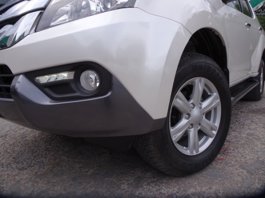 ISUZU MU-X 2.5VGS NAVI AT ปี2015 ISUZU MU-X 2.5VGS NAVI AT ปี2015