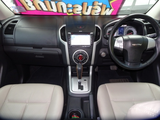 ISUZU MU-X 3.0VGS NAVI AT ปี2015 ISUZU MU-X 3.0VGS NAVI AT ปี2015