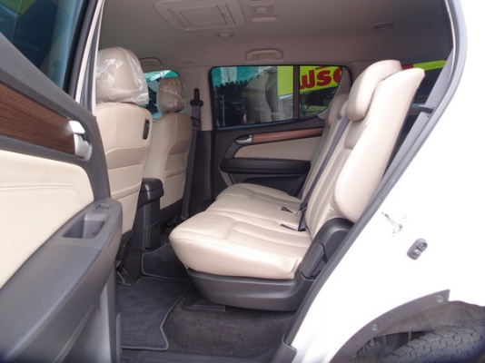 ISUZU MU-X 3.0VGS NAVI AT ปี2015 ISUZU MU-X 3.0VGS NAVI AT ปี2015