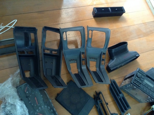 กรอบจอไมล์960 สวิทไฟหน้า กรอบแอร์ยาว ชิ้นส่วน740  940  960 พอมี มีงานไฟเบอร์แผงคอ อื่นๆ และ รับหล่อไฟเบอร์ต่างๆ