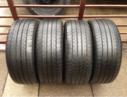 ยาง Toyo 235 50 18 ปลายปี13 ดอกเยอะ ราคาไม่แพง