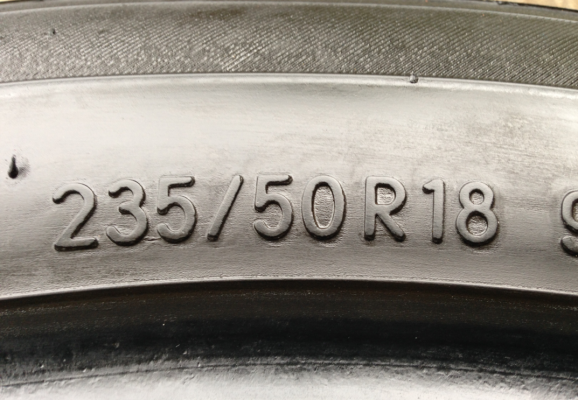 ยาง Toyo 235 50 18 ปลายปี13 ดอกเยอะ ราคาไม่แพง