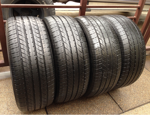 ยาง Toyo 235 50 18 ปลายปี13 ดอกเยอะ ราคาไม่แพง