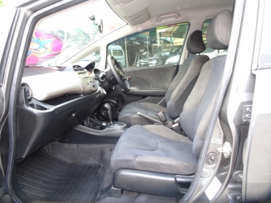 HONDA JAZZ 1.3Hybrid AT ปี 2013