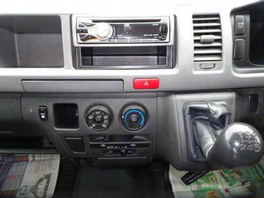 TOYOTA COMMUTER 2.5D4D MT ปี 2012