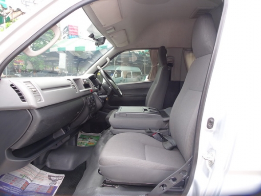 TOYOTA COMMUTER 2.5D4D MT ปี 2012
