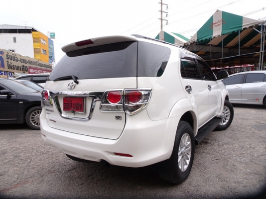 TOYOTA FORTUNER 2.5V 4WD NAVI ปี 2014
