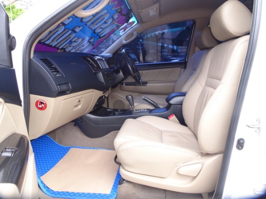 TOYOTA FORTUNER 2.5V 4WD NAVI ปี 2014