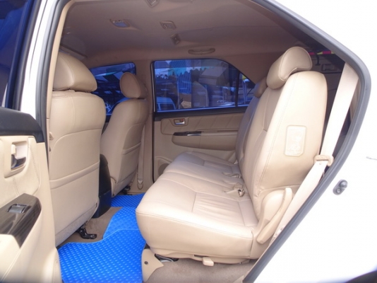 TOYOTA FORTUNER 2.5V 4WD NAVI ปี 2014