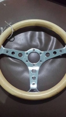 พวงมาลัยเก่าญี่ปุ่น 13.5 นิ้ว ส่งได้