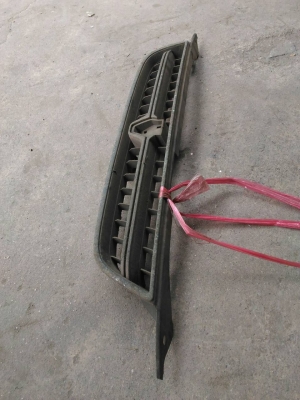 กระจังหน้าโตโยต้า AE110 111  200บาท อยู่ดอนเมือง TEL0890671028 IDline0890671028