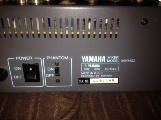 MIXER YAMAHA M M 1402 เก่าญี่ปุ่นเเท้สภาพสวยใช้ไฟ100Vใช้งานได้ปกติ