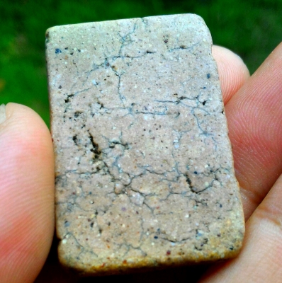 สมเด็จวัดระฆัง พิมพ์ใหญ่ เนื้อสวย มีเม็ดเด็ดๆ แตกลายตามธรรมชาติ