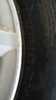 ขายยางพร้อมแม็ค/กระทะรถเก๋ง มี2ชุดขอบ17,14