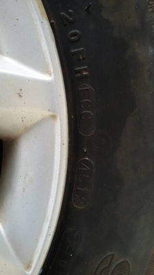 ขายยางพร้อมแม็ค/กระทะรถเก๋ง มี2ชุดขอบ17,14