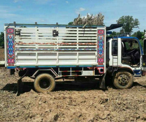 รถบรรทุก6ล้อดั้ม