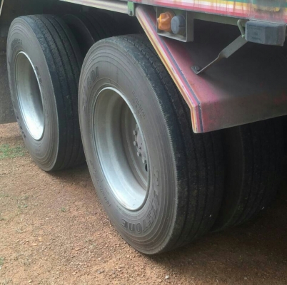 สิบล้อ อีซูชุ 320ปี50แม่ลูก3คาน ไม่ดั้ม สภาพดีสวยเดิมๆพร้อมใช้งาน ทะเบียนพร้อมโอน สิบล้อ อีซูชุ 320ปี50แม่ลูก3คาน ไม่ดั้ม สภาพดีสวยเดิมๆพร้อมใช้งาน ทะเบียนพร้อมโอน