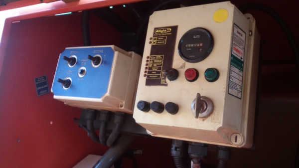 ขายตู้ไฟสนามพร้อมล้อลาก ยกไฮโดลิกสูง10เมตร ขายตู้ไฟสนามพร้อมล้อลาก ยกไฮโดลิกสูง10เมตร