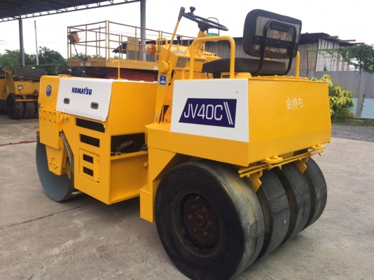 ขายรถบด4ตันKOMATSUรุ่นJV40C-1นำเข้าญี่ปุ่นเอวอ่อนขับ2เพลาเครื่องดีเซลคูโบต้า3สูบสภาพดีพร้อมใช้งาน มีให้เลือกหลายคันหลายขนาด ขายรถบด4ตันKOMATSUรุ่นJV40C-1นำเข้าญี่ปุ่นเอวอ่อนขับ2เพลาเครื่องดีเซลคูโบต้า3สูบสภาพดีพร้อมใช้งาน มีให้เลือกหลายคันหลายขนาด