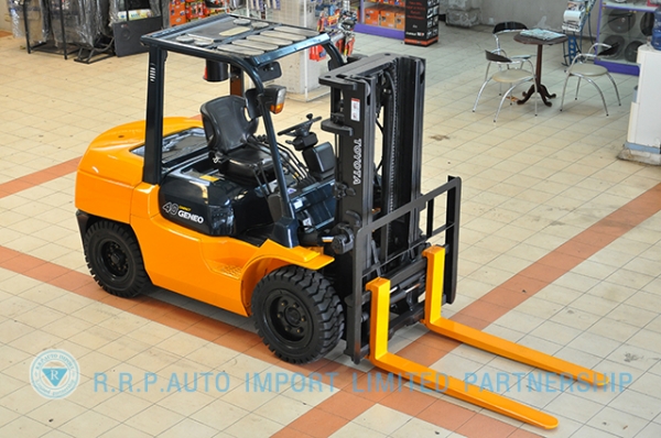 ขายรถโฟล์คลิฟท์มือสอง TOYOTA รุ่น 7FD40-16177 ราคา 595,000 บาท นำเข้าจากประเทศญี่ปุ่น 100\% ไม่เคยใช้งานในไทย