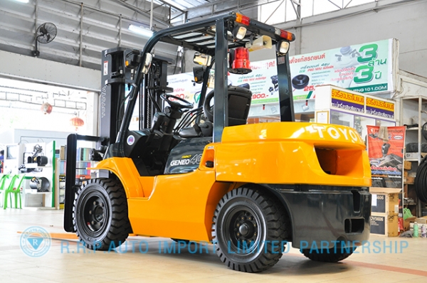 ขายรถโฟล์คลิฟท์มือสอง TOYOTA รุ่น 7FD40-16177 ราคา 595,000 บาท นำเข้าจากประเทศญี่ปุ่น 100\% ไม่เคยใช้งานในไทย