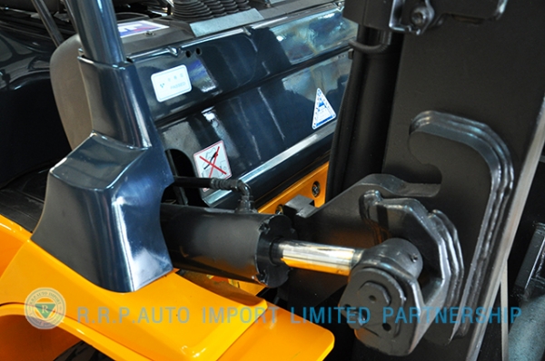 ขายรถโฟล์คลิฟท์มือสอง TOYOTA รุ่น 7FD40-16177 ราคา 595,000 บาท นำเข้าจากประเทศญี่ปุ่น 100\% ไม่เคยใช้งานในไทย