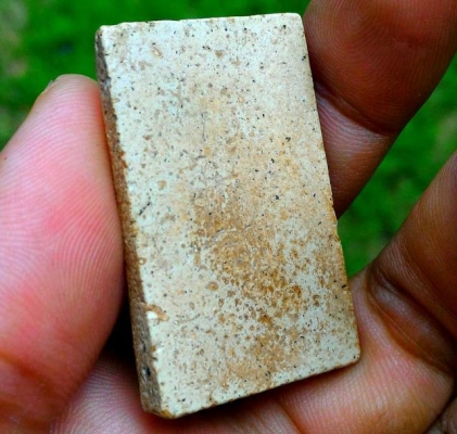 สมเด็จวัดระฆัง พิมพ์ไกเซอร์ เนื้อสวย แตกลายงามๆ